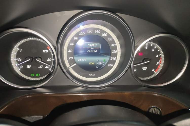 Used Mercedes-Benz E-Class 2014 E 260 L Instrument Cluster