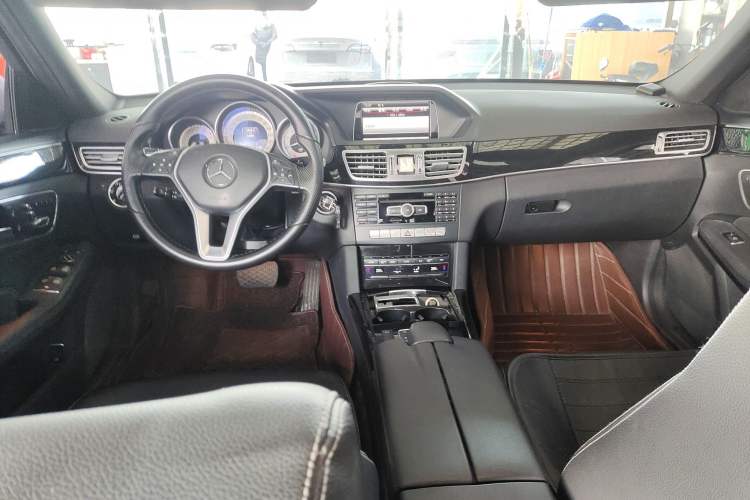 Used Mercedes-Benz E-Class 2014 E 260 L Sport Edition Interior 2