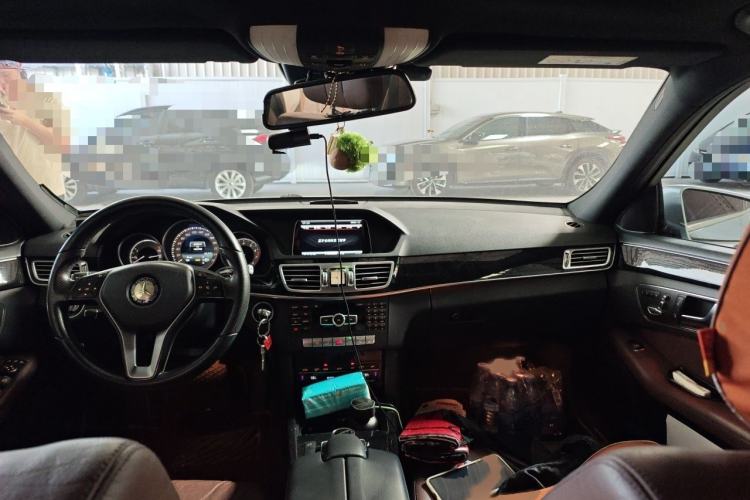 Used Mercedes-Benz E-Class 2014 Revised E 260 L Sport Luxury Edition Interior 2