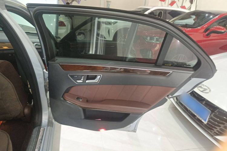Used Mercedes-Benz E-Class 2014 E 260 L Luxury Model Interior 3