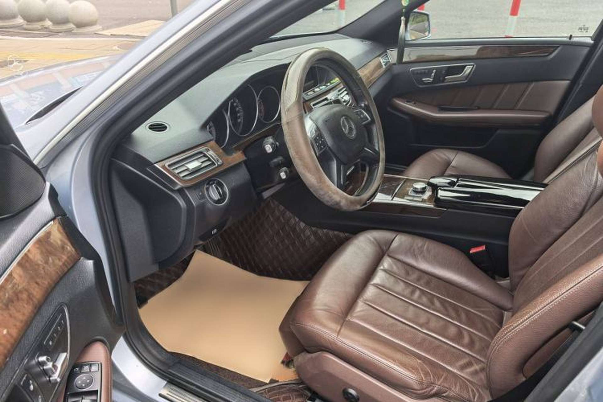 Used Mercedes-Benz E-Class 2014 E 260 L Luxury Model Interior 6