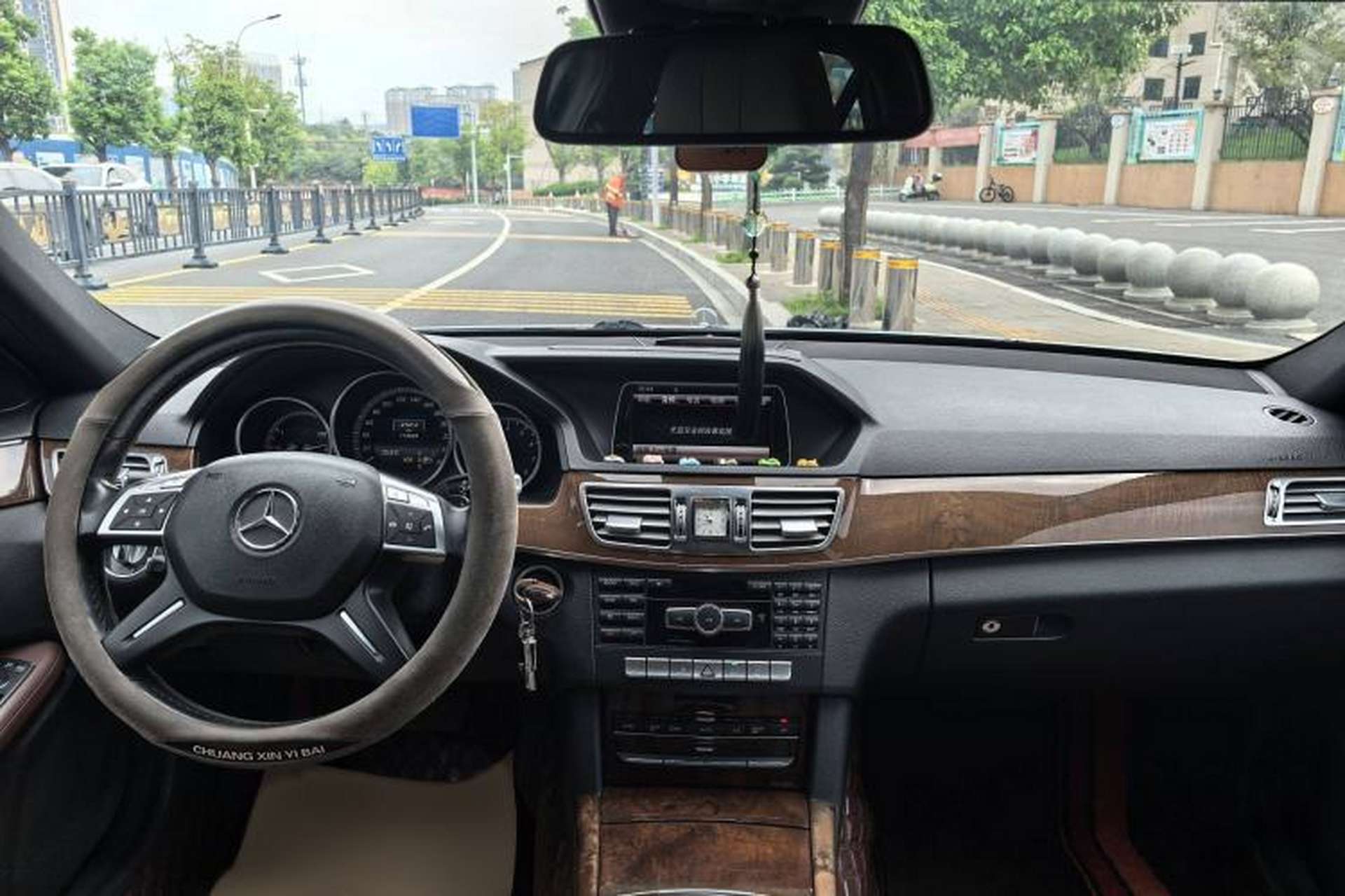 Used Mercedes-Benz E-Class 2014 E 260 L Luxury Model Interior 8