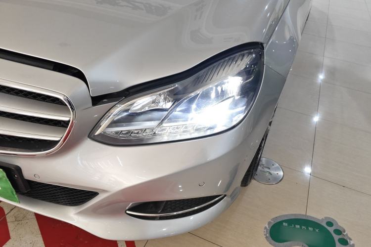 Used Mercedes-Benz E-Class 2014 E 260 L Sport Edition Left Front Headlight