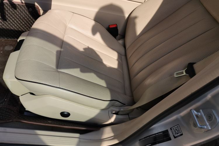 Used Mercedes-Benz E-Class 2014 Restyled E 400 L Sport Luxury Edition Left Front Seat