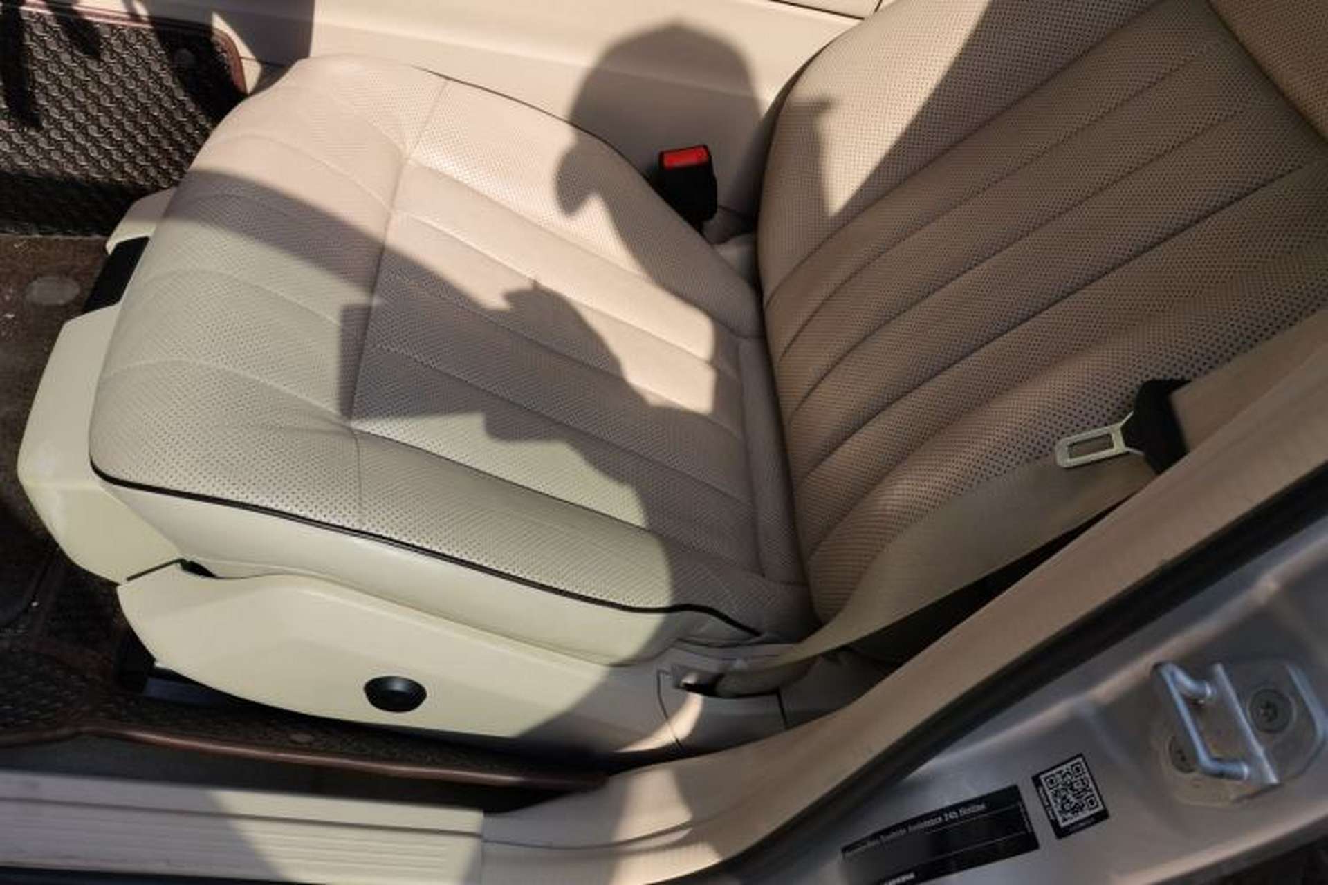 Used Mercedes-Benz E-Class 2014 Restyled E 400 L Sport Luxury Edition Left Front Seat