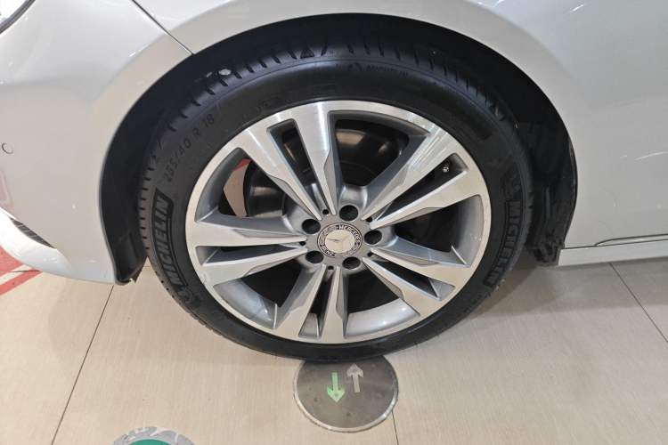 Used Mercedes-Benz E-Class 2014 E 260 L Sport Edition Left Front Wheel Hub