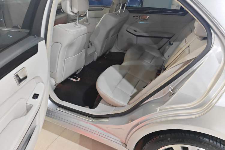 Used Mercedes-Benz E-Class 2014 E 260 L Sport Edition Left Rear Seat