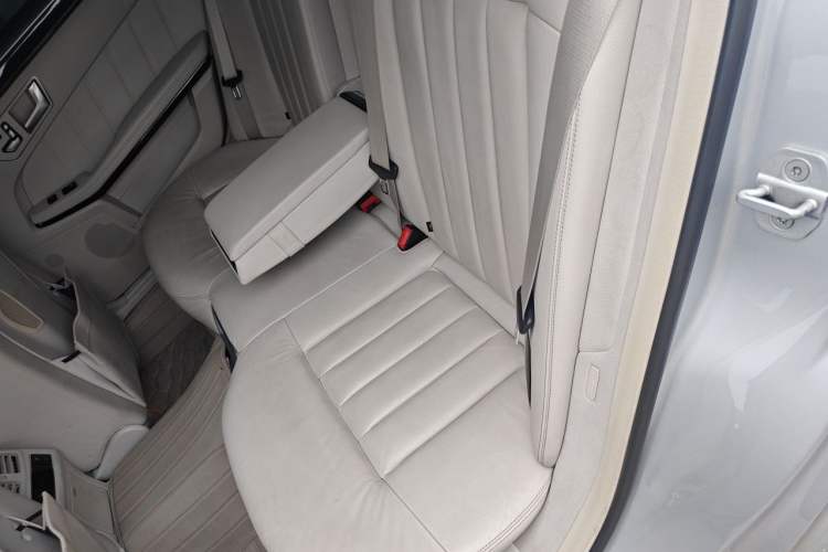 Used Mercedes-Benz E-Class 2014 E 300 L Sport Luxury Edition Left Rear Seat