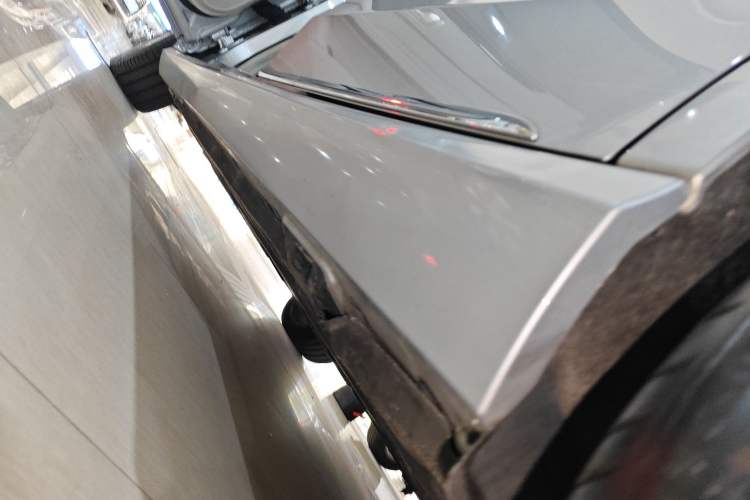 Used Mercedes-Benz E-Class 2014 E 260 L Sport Edition Left Side Sill