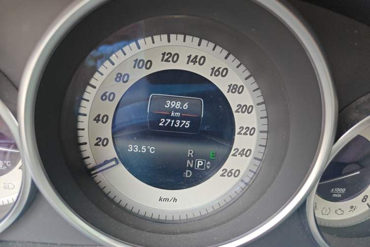 Used Mercedes-Benz E-Class 2014 E 300 L Sport Luxury Edition Odometer Close Up