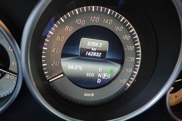 Used Mercedes-Benz E-Class 2014 Restyled E 260 L Sport Edition Odometer Close Up