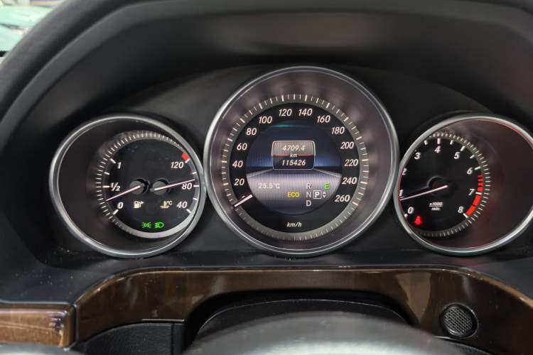 Used Mercedes-Benz E-Class 2014 E 260 L Luxury Model Odometer Close Up