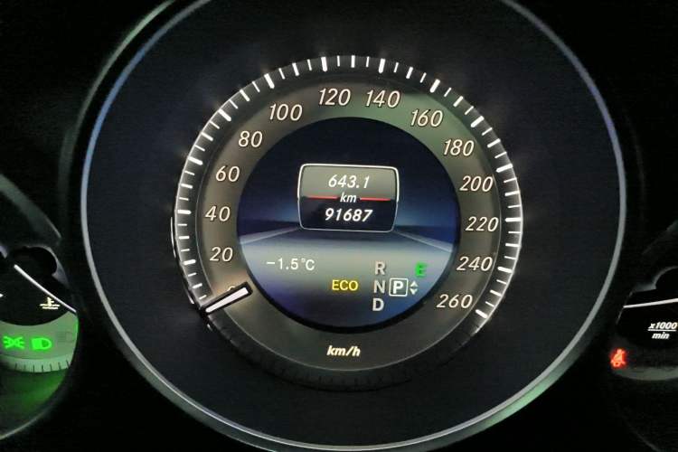 Used Mercedes-Benz E-Class 2014 E 200 Coupe Odometer Close Up