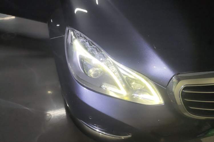 Used Mercedes-Benz E-Class 2014 E 260 L Right Front Headlight
