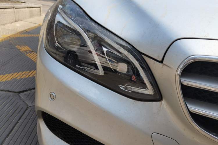 Used Mercedes-Benz E-Class 2014 Restyled E 400 L Sport Luxury Edition Right Front Headlight