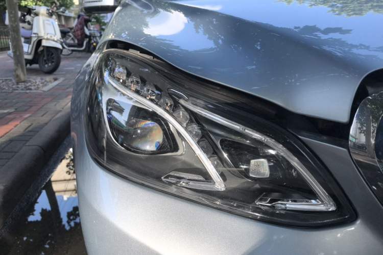 Used Mercedes-Benz E-Class 2014 E 260 L Luxury Model Right Front Headlight