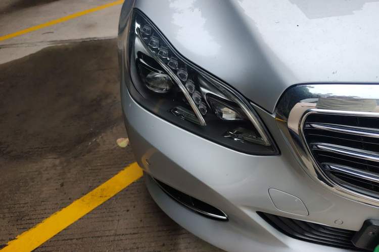 Used Mercedes-Benz E-Class 2014 E 260 L Right Front Headlight