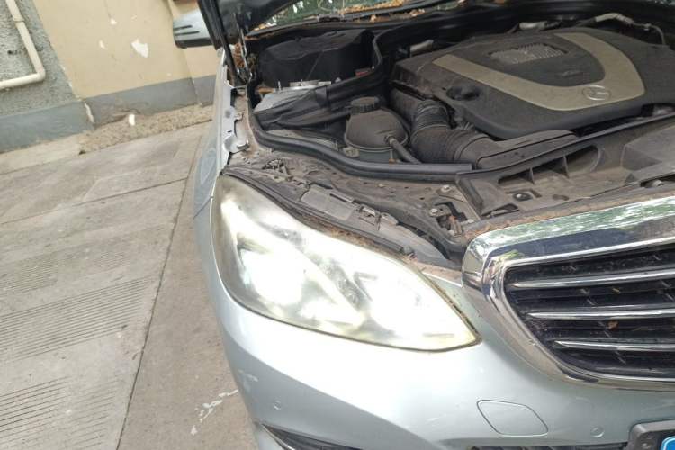 Used Mercedes-Benz E-Class 2014 E 300 L Right Front Headlight