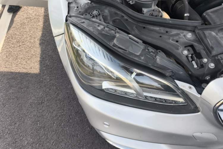 Used Mercedes-Benz E-Class 2014 Restyled E 260 L Sport Edition Right Front Headlight