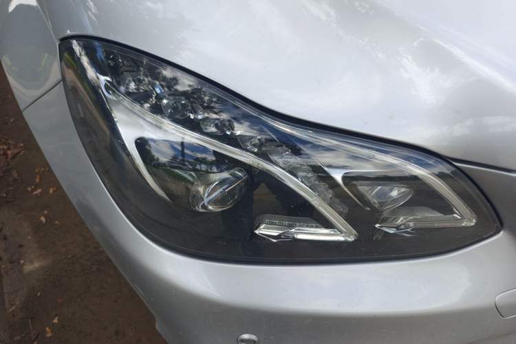 Used Mercedes-Benz E-Class 2014 E 400 L Sport Luxury Edition Right Front Headlight
