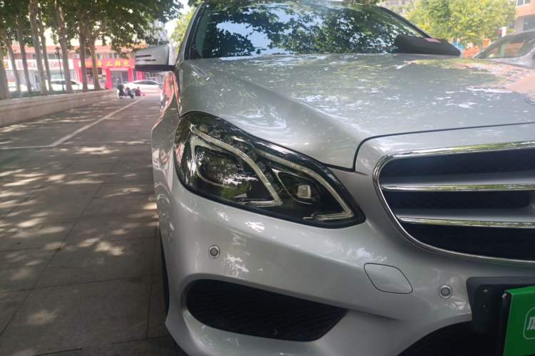 Used Mercedes-Benz E-Class 2014 Revised E 260 L Sport Luxury Edition Right Front Headlight