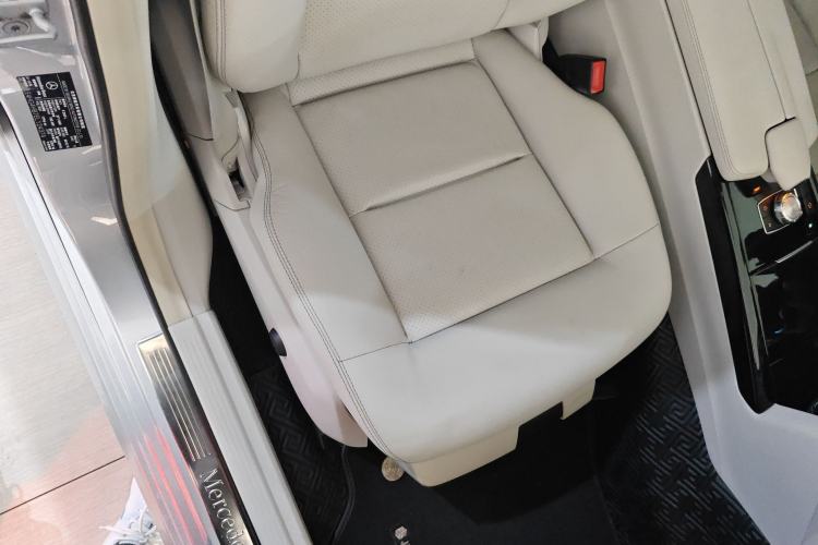 Used Mercedes-Benz E-Class 2014 E 260 L Sport Edition Right Front Seat