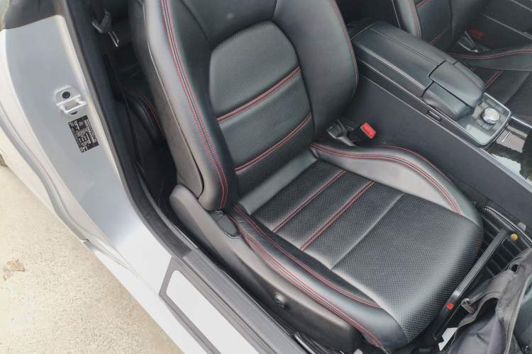 Used Mercedes-Benz E-Class 2014 E 200 Coupe Right Front Seat