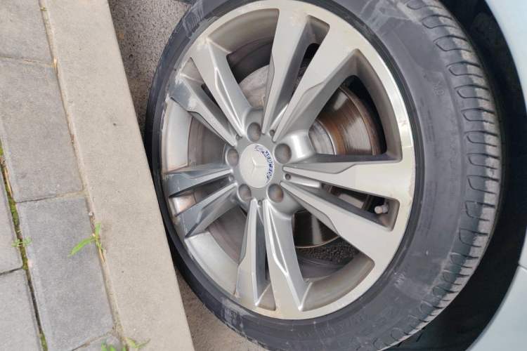 Used Mercedes-Benz E-Class 2014 Restyled E 260 L Sport Edition Right Front Wheel Hub