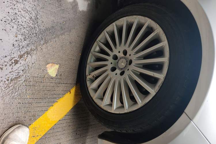 Used Mercedes-Benz E-Class 2014 E 260 L Right Front Wheel Hub
