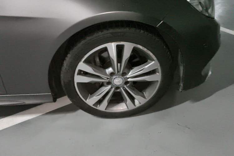 Used Mercedes-Benz E-Class 2014 Restyled E 260 L Sport Edition Right Front Wheel Hub