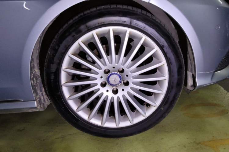 Used Mercedes-Benz E-Class 2014 E 300 L Sport Edition Right Front Wheel Hub