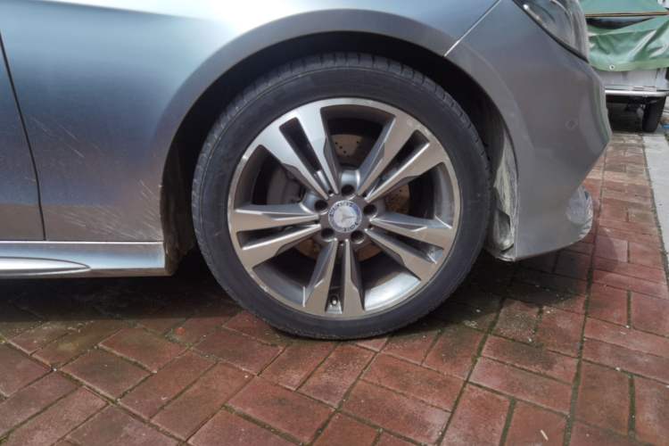 Used Mercedes-Benz E-Class 2014 Restyled E 260 L Sport Edition Right Front Wheel Hub