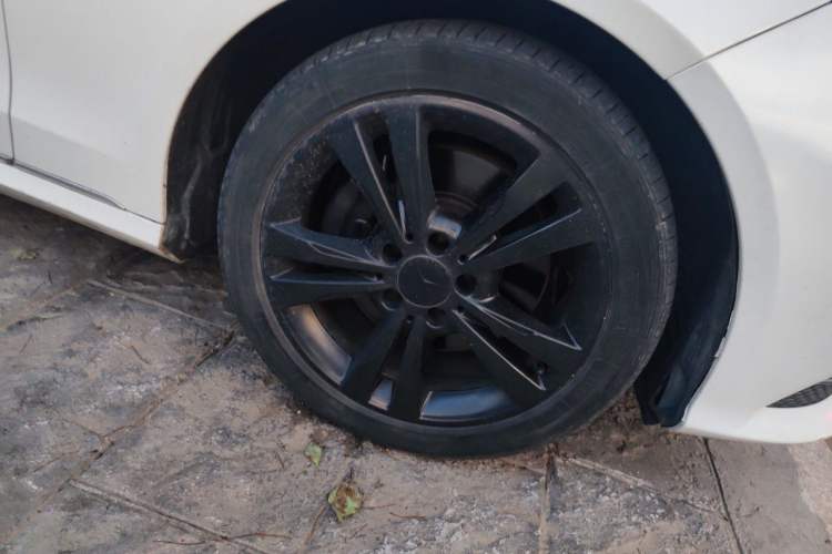Used Mercedes-Benz E-Class 2014 E 260 L Sport Edition Right Front Wheel Hub