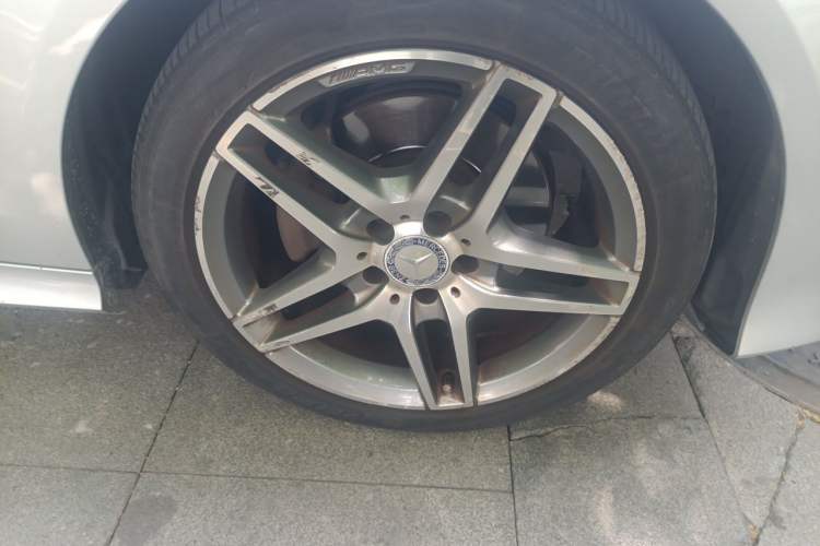 Used Mercedes-Benz E-Class 2014 Revised E 260 L Sport Luxury Edition Right Front Wheel Hub