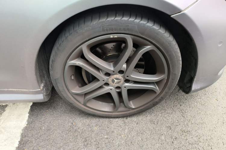 Used Mercedes-Benz E-Class 2014 E 260 Coupe Right Front Wheel Hub