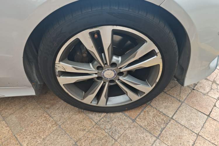 Used Mercedes-Benz E-Class 2014 Restyled E 260 L Sport Edition Right Front Wheel Hub