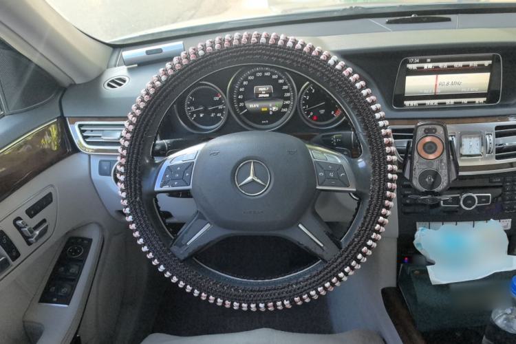 Used Mercedes-Benz E-Class 2014 E 260 L Luxury Model Steering Wheel