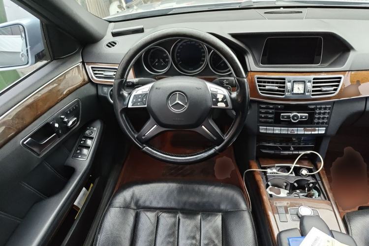 Used Mercedes-Benz E-Class 2014 E 300 L Steering Wheel