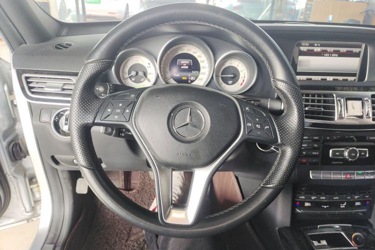 Used Mercedes-Benz E-Class 2014 E 260 L Sport Edition Steering Wheel