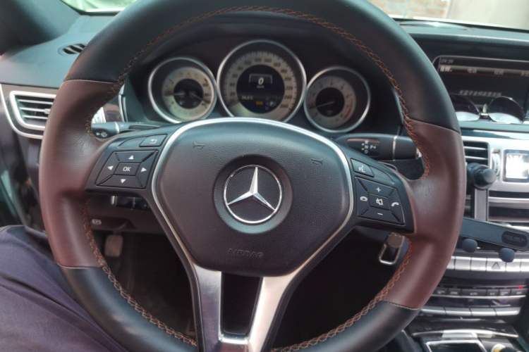 Used Mercedes-Benz E-Class 2014 Restyled E 260 L Sport Edition Steering Wheel