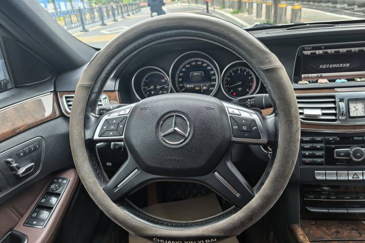 Used Mercedes-Benz E-Class 2014 E 260 L Luxury Model Steering Wheel