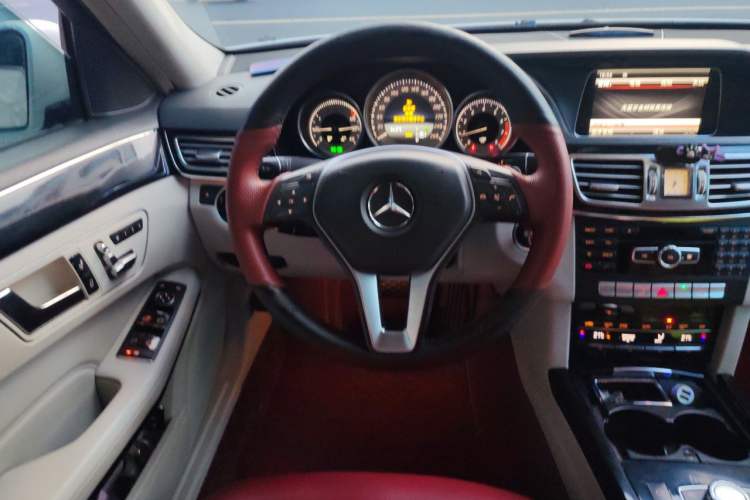 Used Mercedes-Benz E-Class 2014 E 260 L Sport Edition Steering Wheel