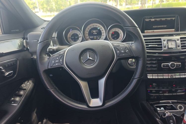 Used Mercedes-Benz E-Class 2014 E 400 L Sport Luxury Edition Steering Wheel
