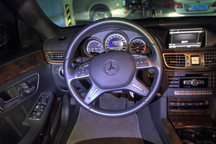 Used Mercedes-Benz E-Class 2014 E 260 L Luxury Model Steering Wheel