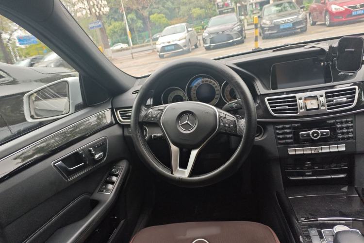 Used Mercedes-Benz E-Class 2014 Restyled E 260 L Sport Edition Steering Wheel