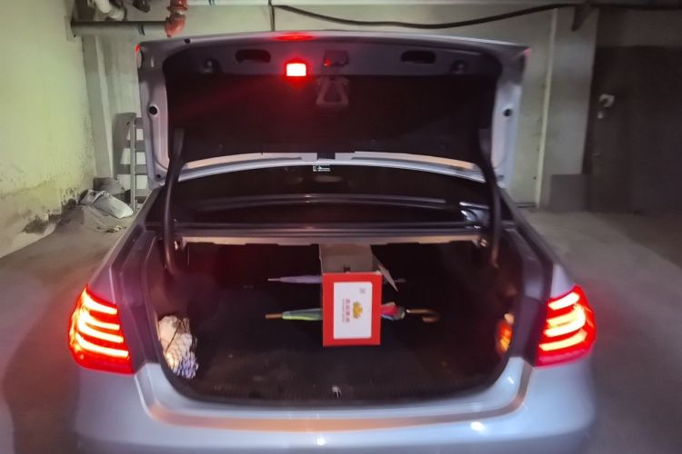 Used Mercedes-Benz E-Class 2014 E 260 L Trunk