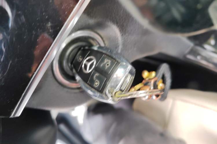 Used Mercedes-Benz E-Class 2014 Restyled E 260 L Sport Edition Vehicle Key