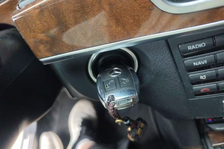 Used Mercedes-Benz E-Class 2014 E 260 L Vehicle Key