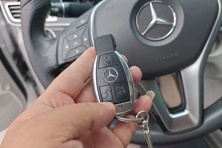 Used Mercedes-Benz E-Class 2014 E 300 L Sport Luxury Edition Vehicle Key