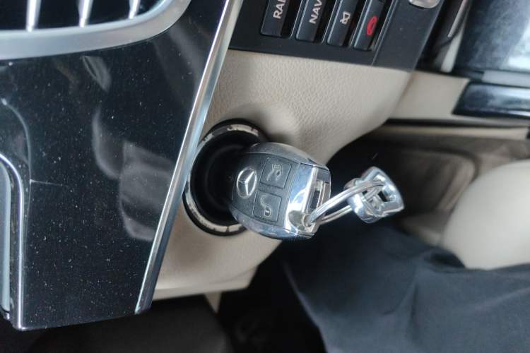 Used Mercedes-Benz E-Class 2014 Restyled E 260 L Sport Edition Vehicle Key